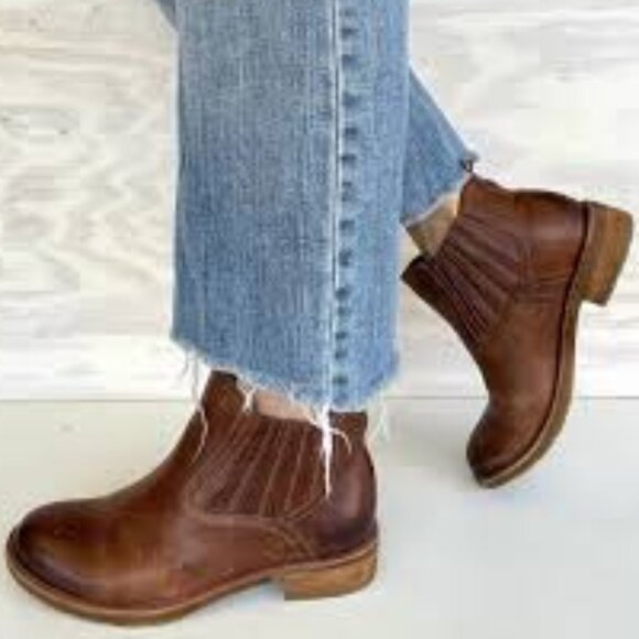 NEW Sofft Bellis III Chelsea Boots - Waterproof, Leather in Taupe 725 4s2 - Picture 3 of 5